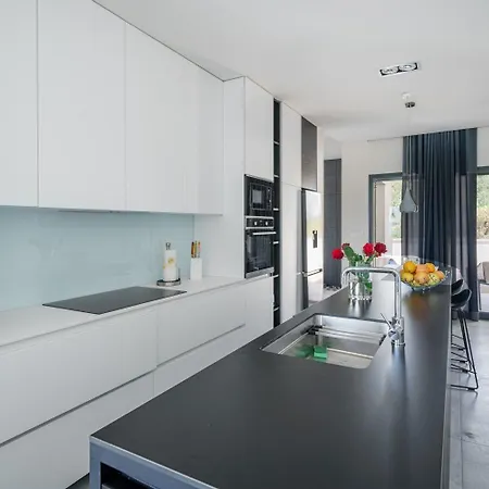 Ferienhaus Mit Privatpool Fur 8 Personen Ca 240 Qm In Vodice, Dalmatien Norddalmatien *